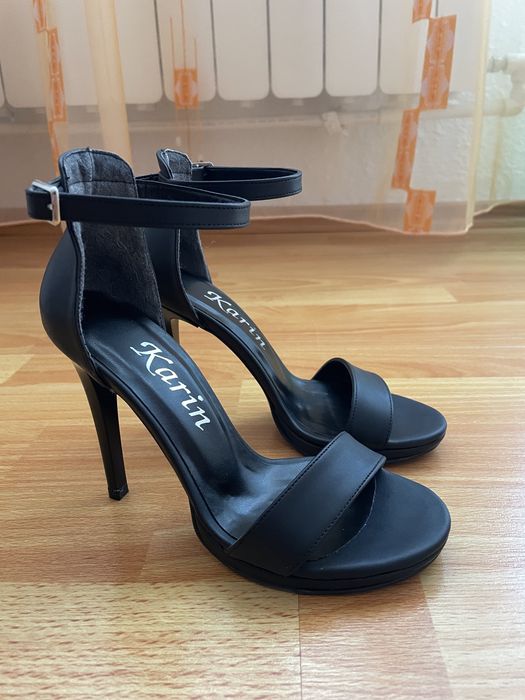 Sandale cu toc stiletto