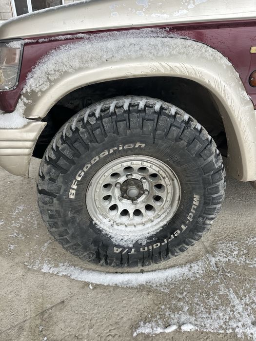 Продам грязевые шины 33 12,5 15