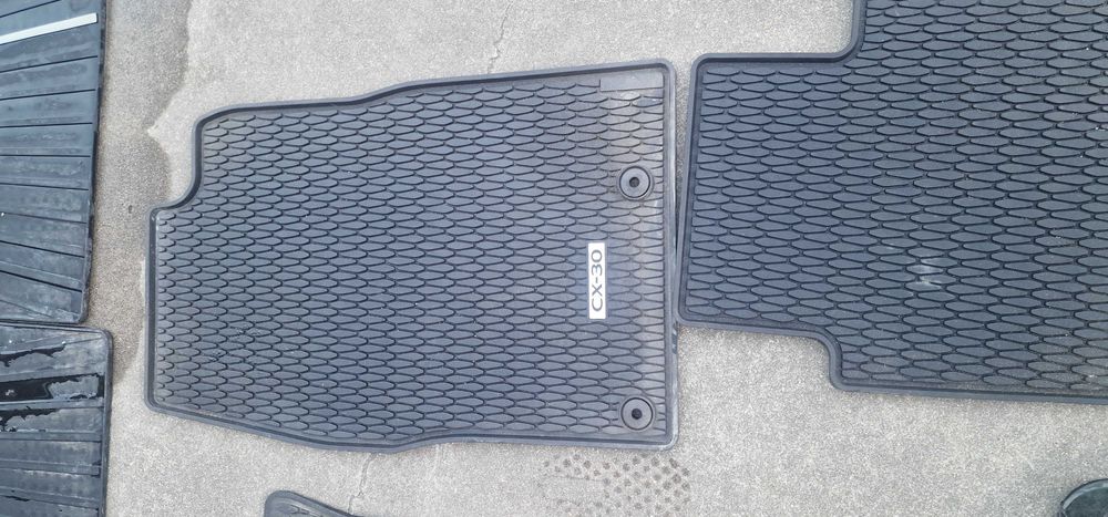 Mazda CX-30-гумени стелки орг