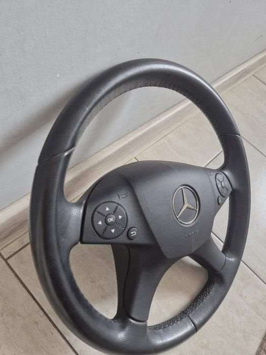 Волан за Мерцедес Ц класа W204