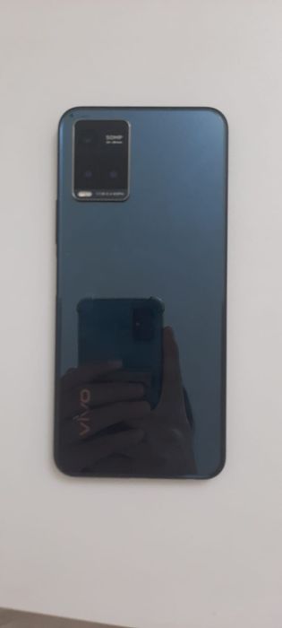 Продаётся сотовый телефон