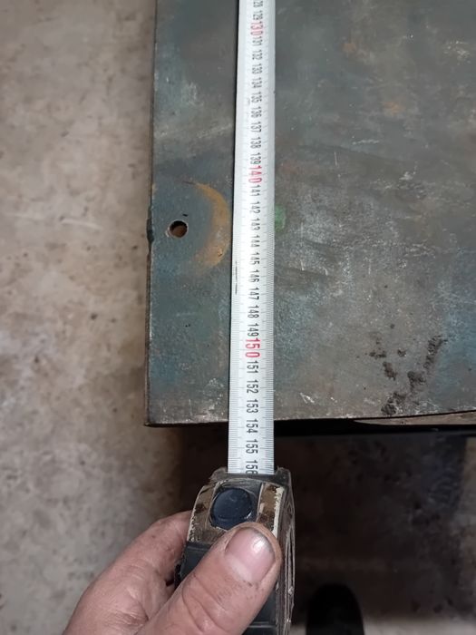 Работна метална маса