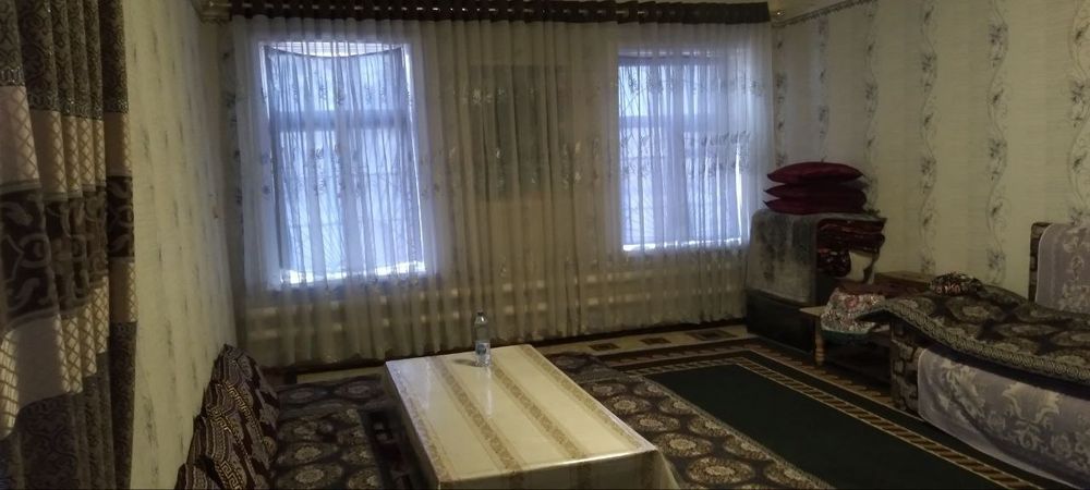 Шахрисабз ва Китоб йули йул ёкасида жойлашган ховли 6-сутикли 4-хонали