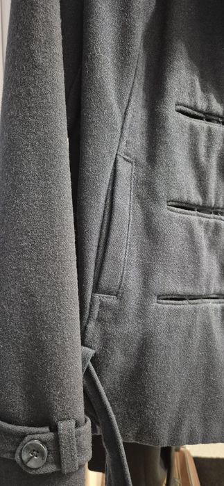 Късо вълнено палто