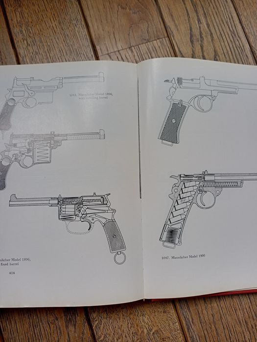 Каталог за оръжия - минало и настояще , Ярослав Лугс