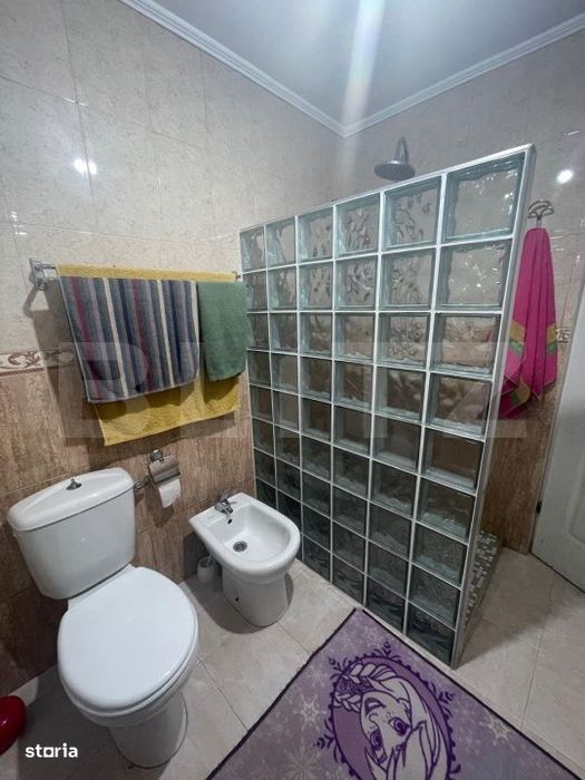Casa cu etaj, 5 camere, 140 mp, zona Șarat, Campia Turzii