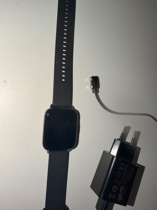 Смарт часовник с зарядно