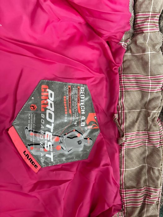 Vând geacă Protest