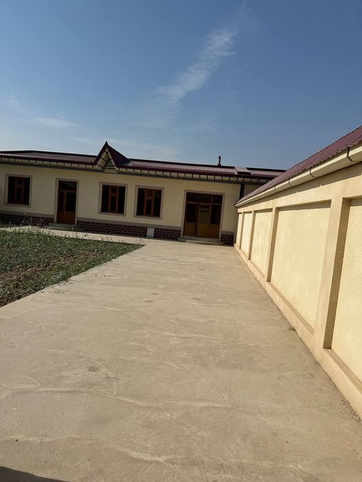 Zudlik bn xovli uy sotiladi Guliston Shah Davr market roparasida