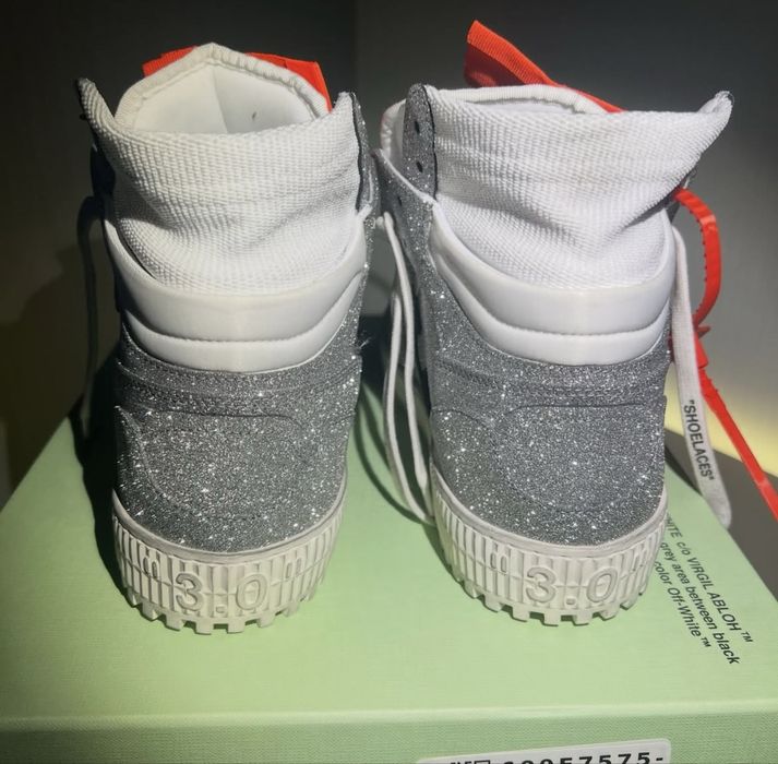 Adidasi off white court 3.0