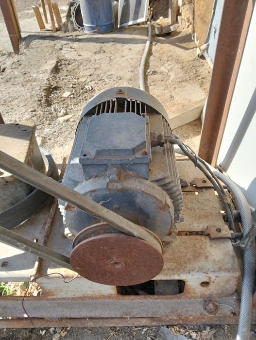 Продам элекродвигатель