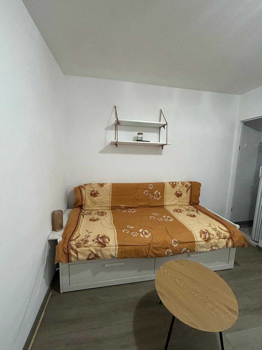 Garsonieră de închiriat Sector 4