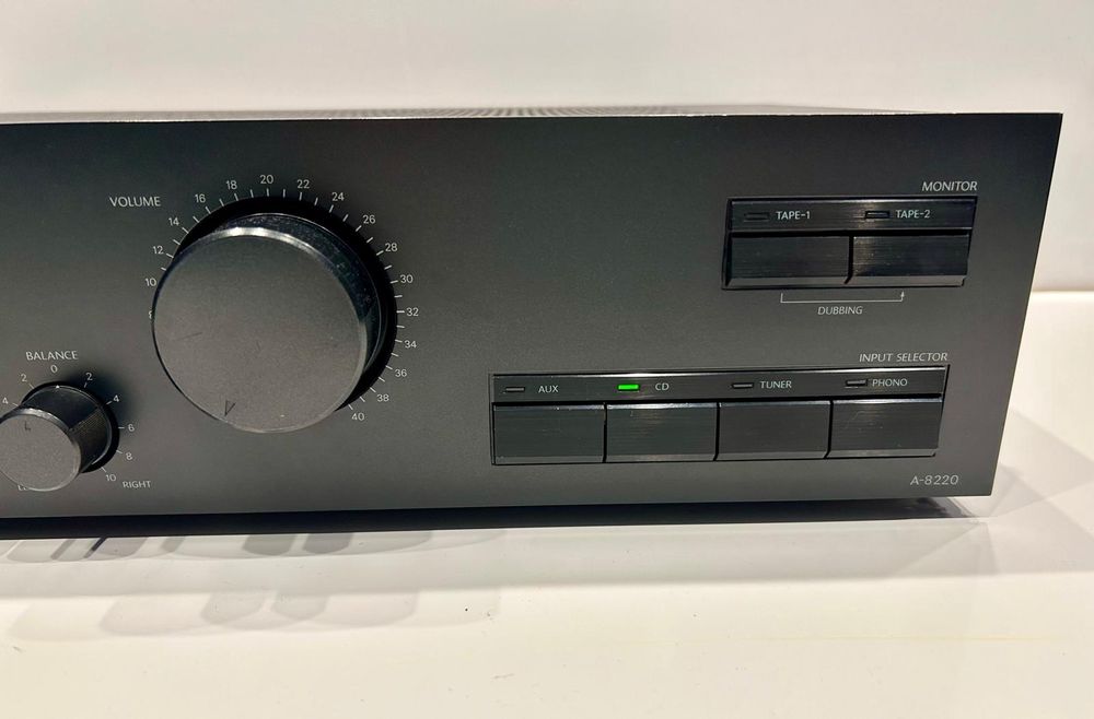 Vand amplificator Onkyo A-8220