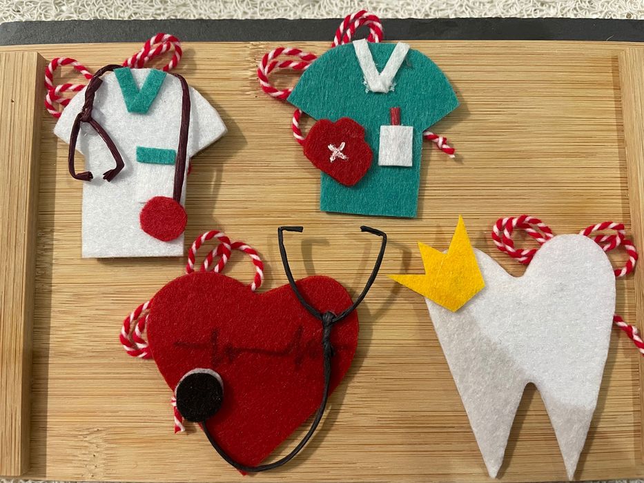 Мартеници -ръчна изработка