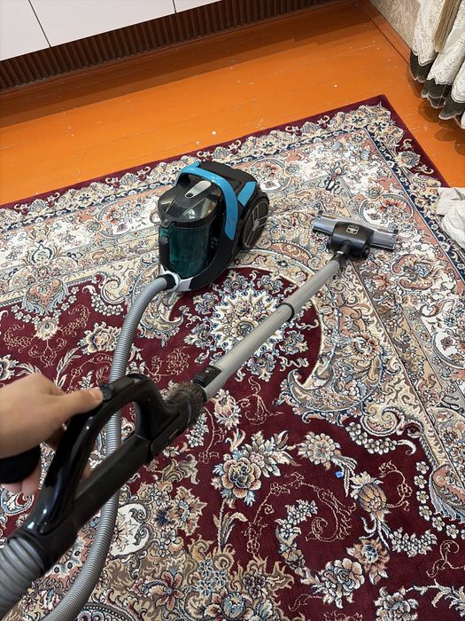 Продается LG пылесос