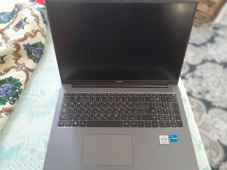 Huawei matebook D16
