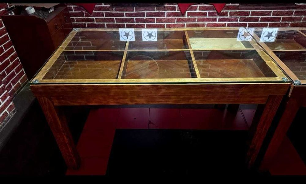 Столы из массива дерева с толстым стеклом, б/у