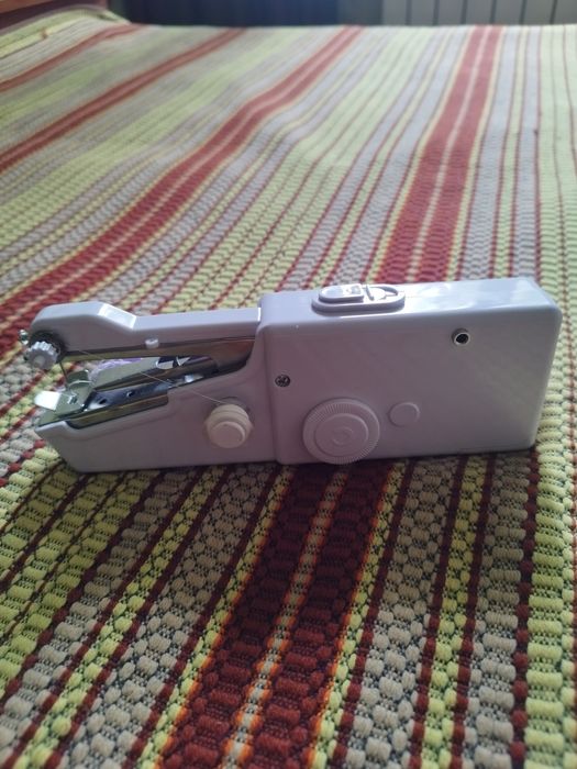 Продам мини швейную машину