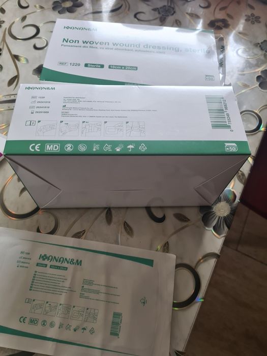 Vind 2 cutii cu pansame  și o cremă  stomic  pentru somacoma .