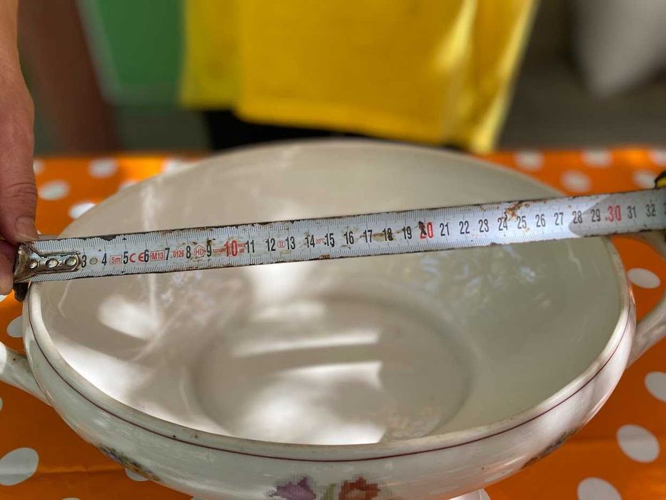 Продавам Супник български порцелан