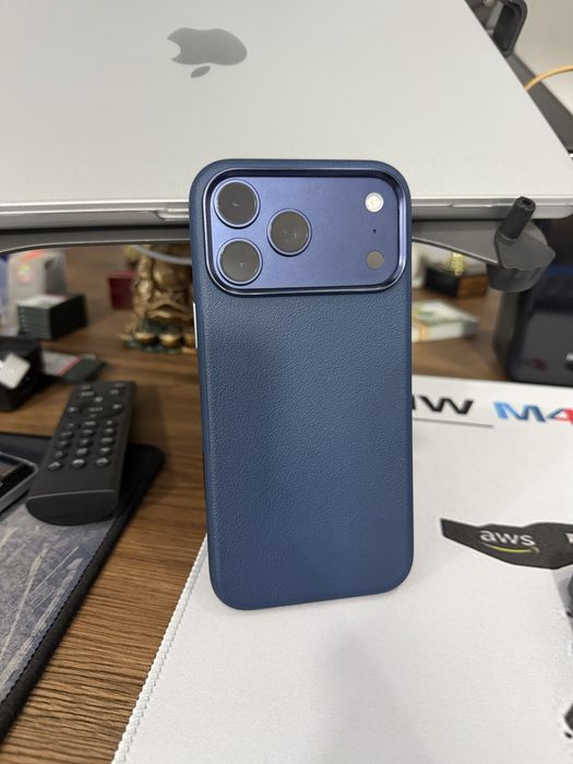 Iphone 17 pro max как новый продаётся