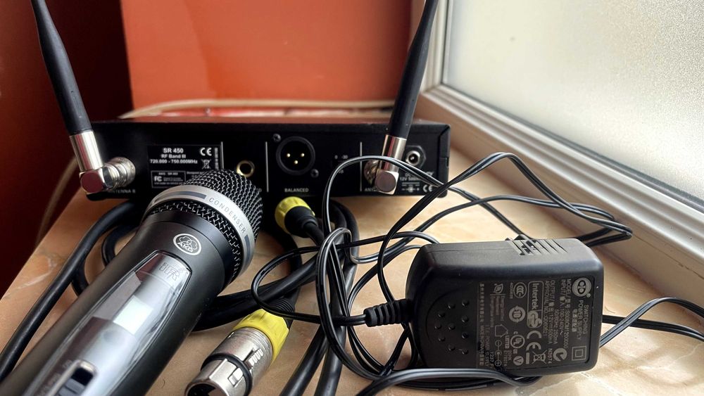 Microfon fara fir AKG SR450