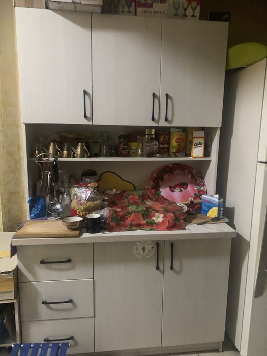 Шкаф под посуду.