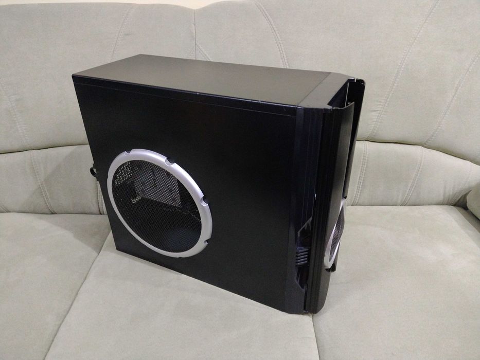 Продавам четериядрен бюджетен геймърски компютър