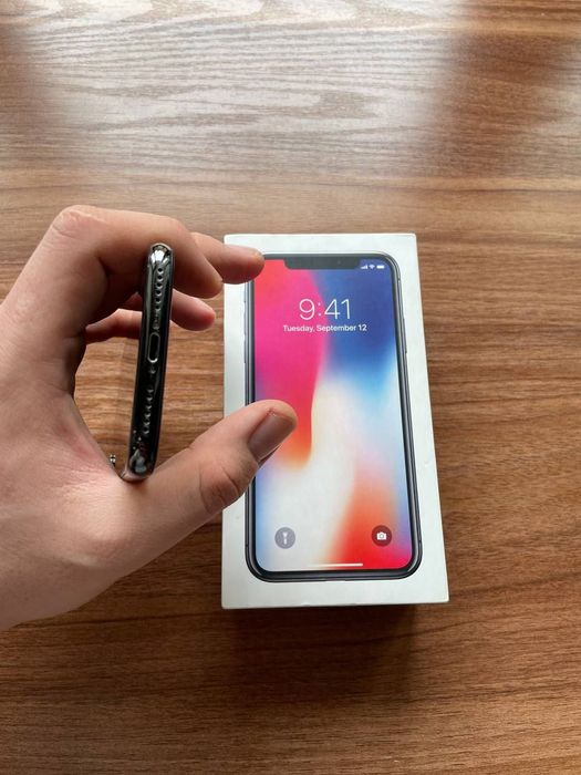 Iphone X 256 GB LL/A america srochna sotladi