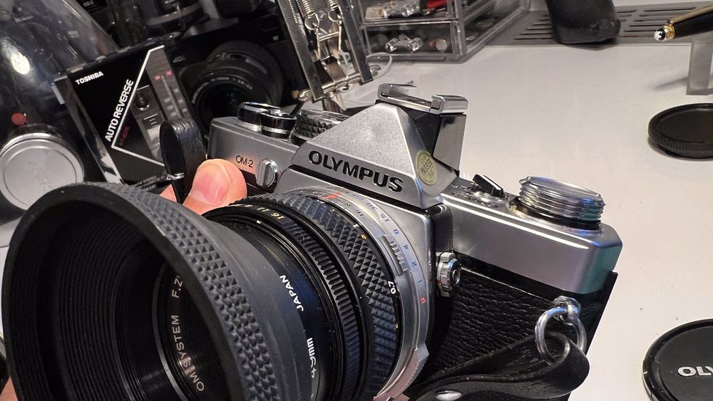 Olympus OM-2 SLR + obiectiv 50mm F/1.8 din JAPONIA