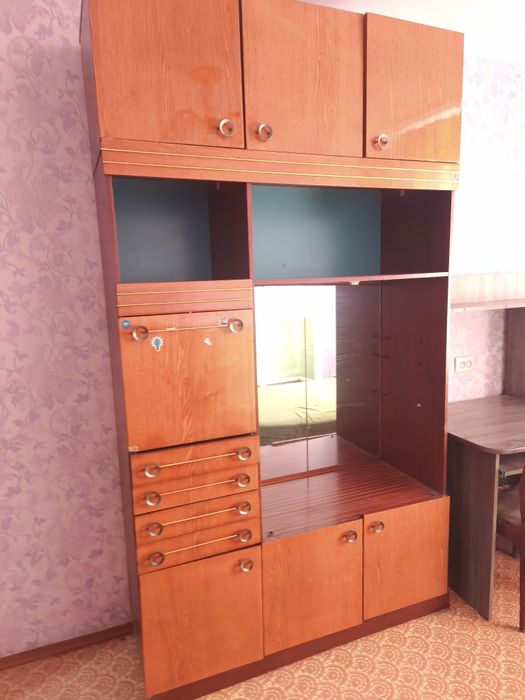 Бесплатно шкафы, диван