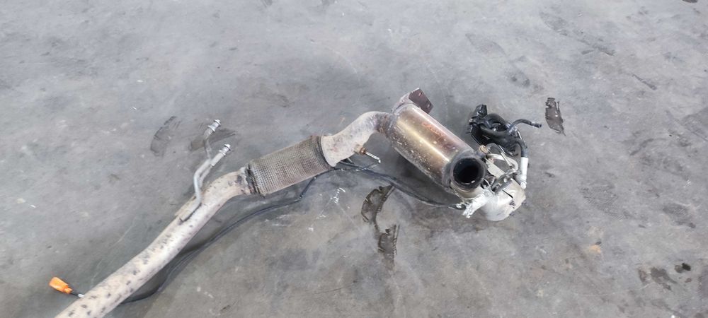 Filtru particule volkswagen vw caddy an 2012 motor 1.6 CAY cod 1K0131723G