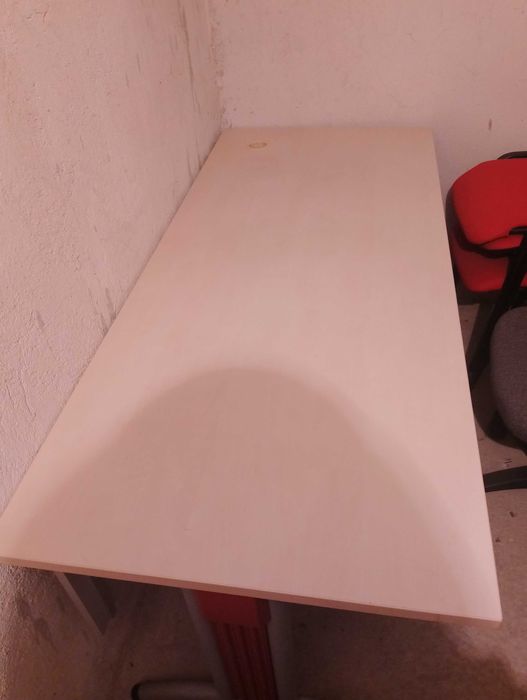 Бюро за офис или за детска стая.