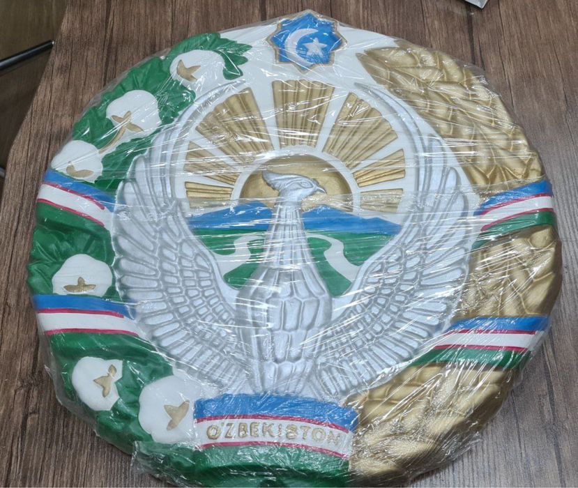 Gerb gipisli boladi va keramikali hamasidan bor razmerlarham bor