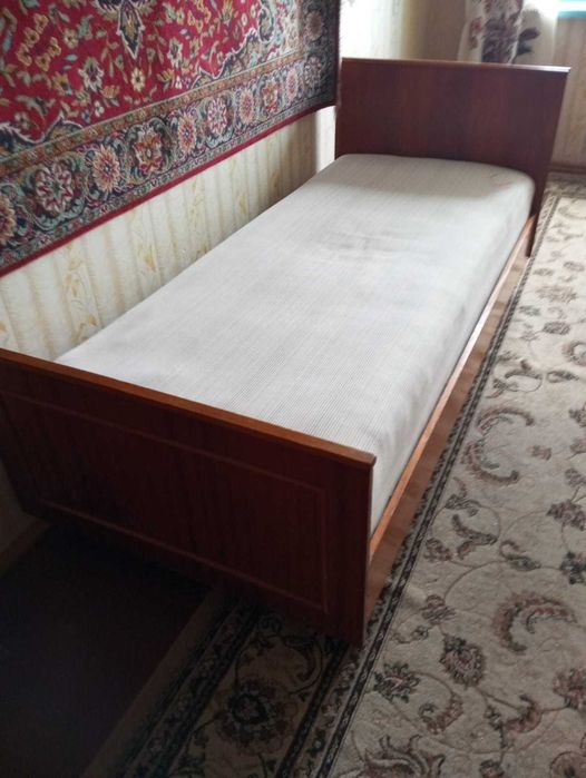 Кровать односпальная