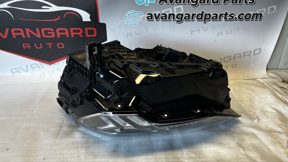 Audi Q3 F3 ляв фар
