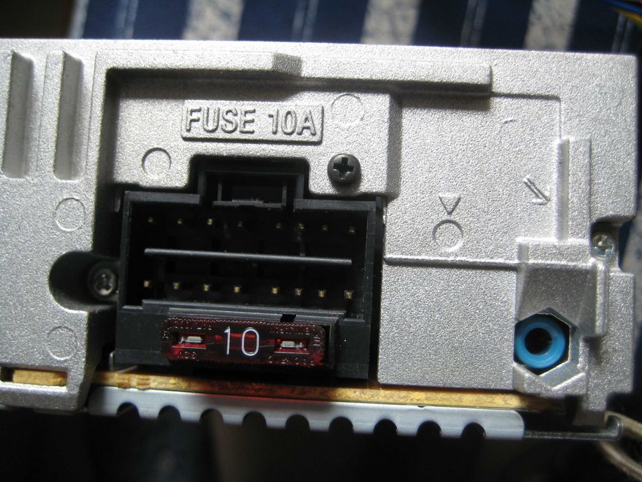 Продавам Sony CDX-GT450U 52WХ4