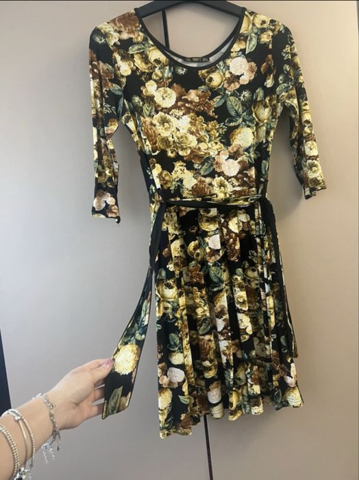 Rochie cu flori de vara