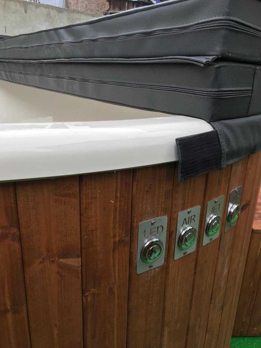 Джакузи с вградена печка на дърва и хидромасаж