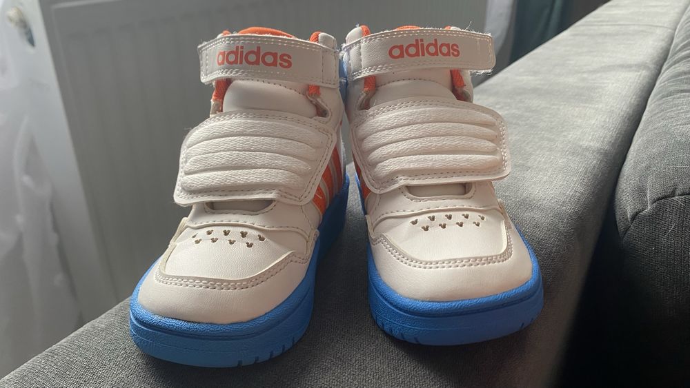 Adidasi stil ghetuta baietei