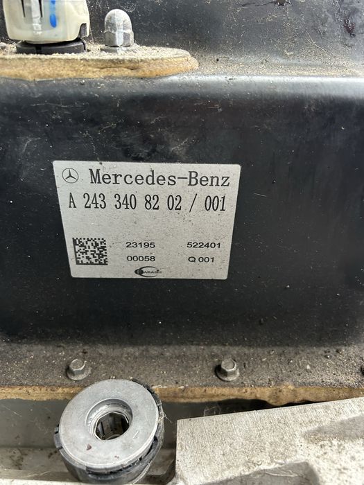 Продавам батерия за Мерцедес EQB-350