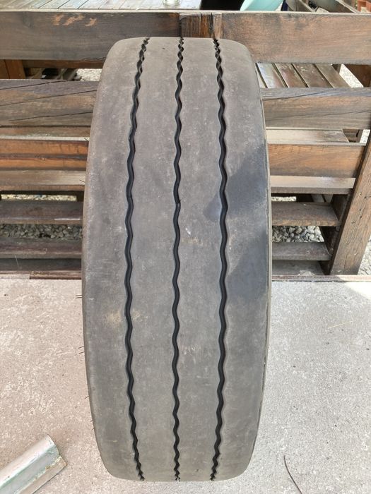 Гума за камион 235-75-17.5