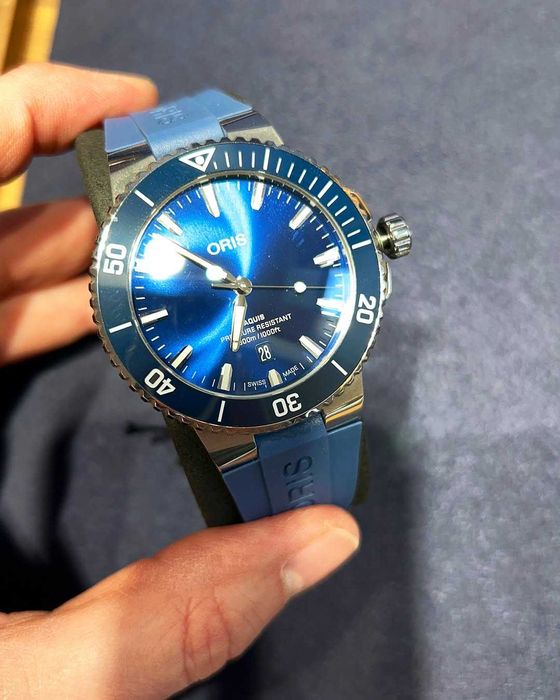 Часовници Oris Aquis сребристо/синьо