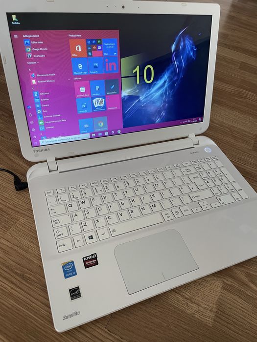 Laptop Toshiba Salellite Slim intel core i5,Display 15,6 inch led.4gb ram ddr3,,Windows 10 Pro,320gb m.,Nu funcționează 3 taste A,B,N.