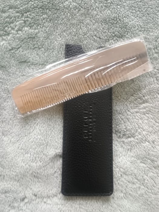 Aparat de ras Feather și cana bărbierit.