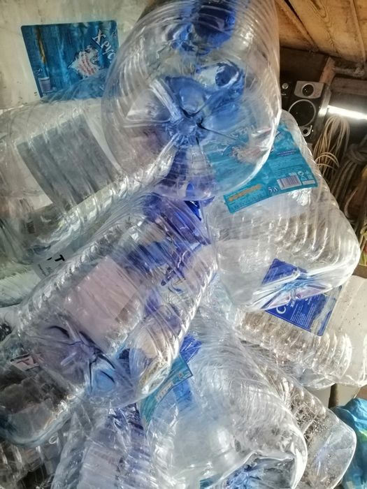 Продам баклажки  5 литровые