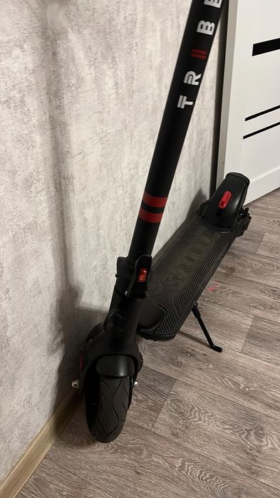 Электро самокат TRIBE черный