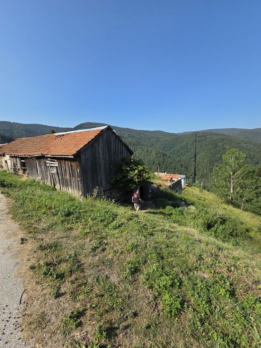 Продавам парцел село Манастир