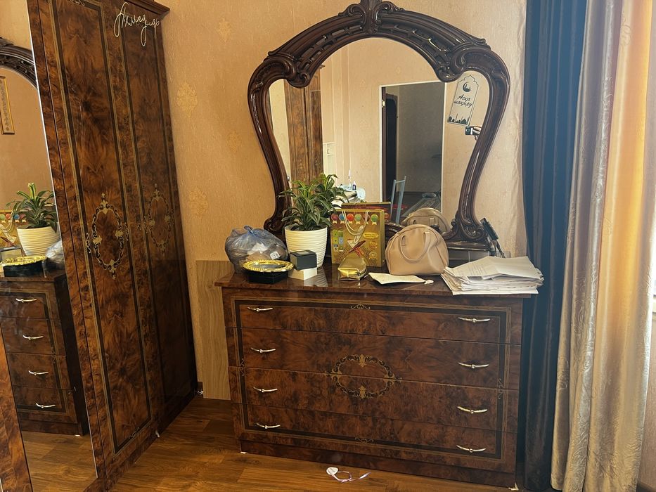 Спальный гарнитур