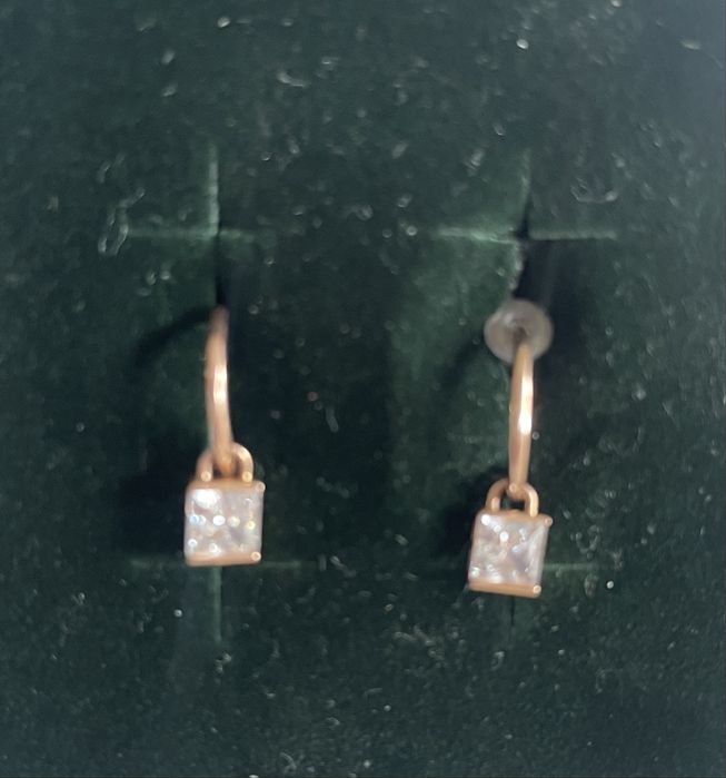 Золотые    серьги    1.  грамм